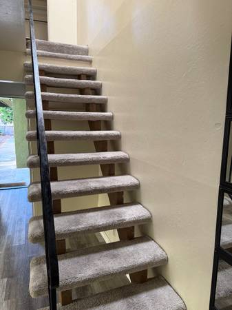2BR/2BA Townhouse · Emeryville photo 3