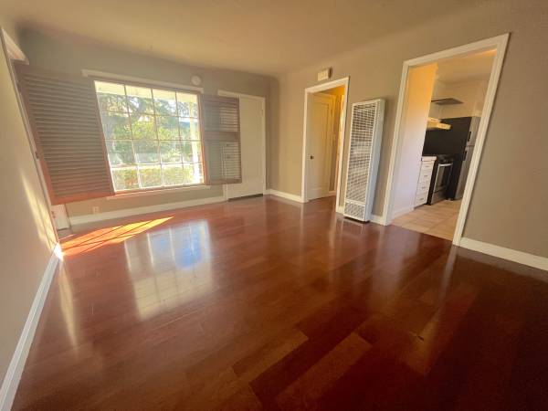 2BR/1BA Condo on Soquel Ave - Unit 1 · Santa Cruz photo 5