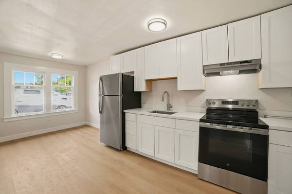 2BR/1BA Apartment · Guerneville photo 3