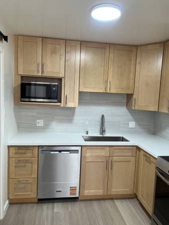 2BR/1BA Apartment · San Francisco photo 2