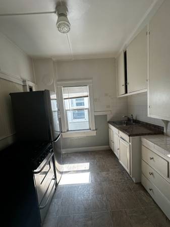 1BR/1BA Apartment · Oakland photo 3