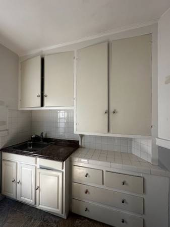 1BR/1BA Apartment · Oakland photo 4