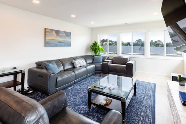3BR/2BA Single Family House on Valverde Dr · South San Francisco photo 2
