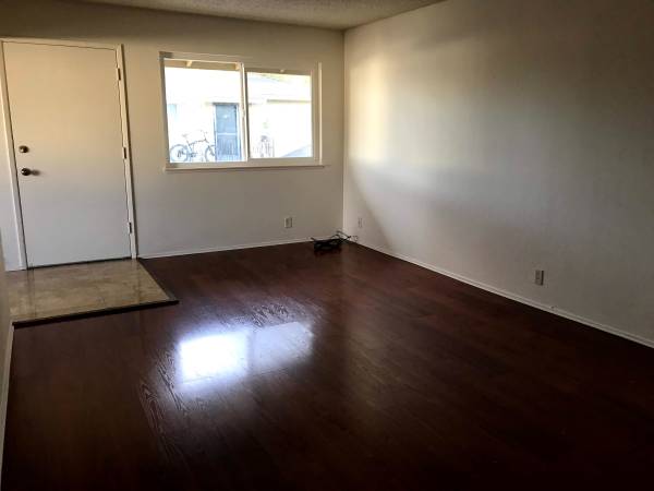 2BR/1BA Apartment · Campbell photo 5