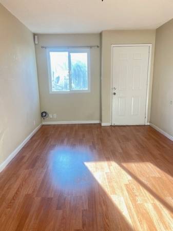 2BR/1BA Single Family House · Oakland photo 4