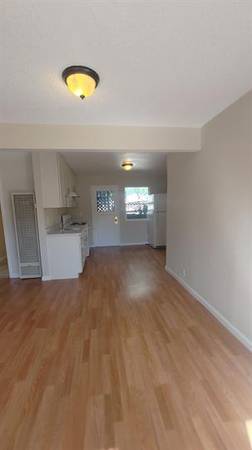 2BR/1BA Single Family House · Oakland photo 2