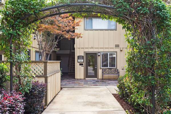 Apartments on California Street · Mountain View photo 5