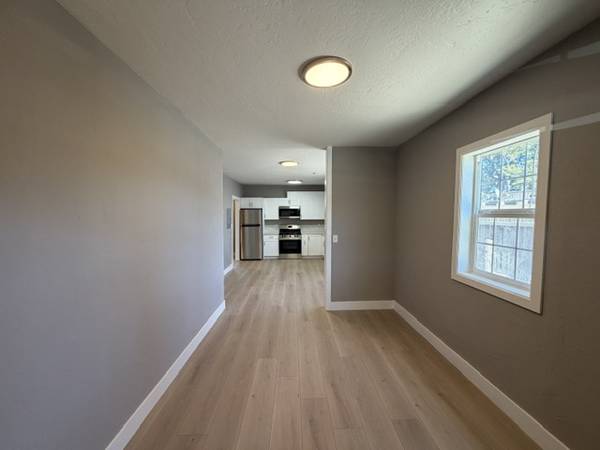 2BR/1BA Duplex on 1st Ave · San Bruno photo 2