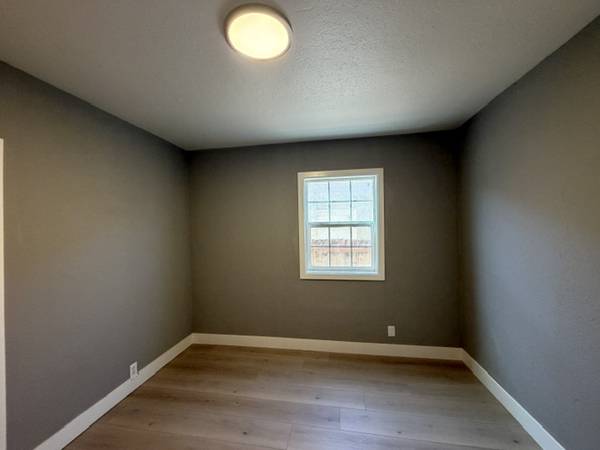 2BR/1BA Duplex on 1st Ave · San Bruno photo 5