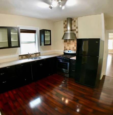 2BR/1BA Duplex · Oakland photo 2