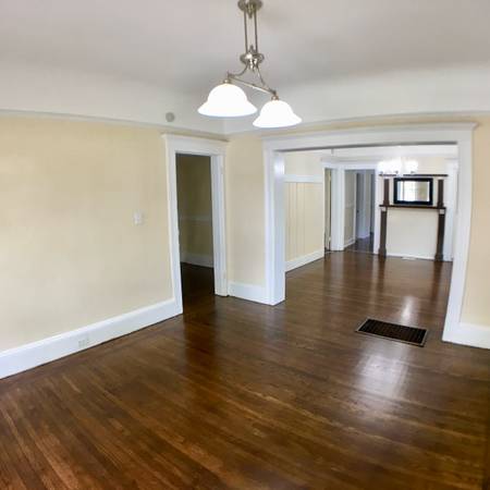 2BR/1BA Duplex · Oakland photo 5