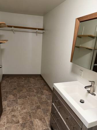 2BR/2BA Apartment · Lower Lake photo 3