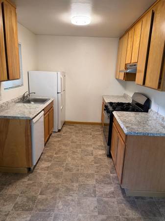 2BR/2BA Apartment · Lower Lake photo 5