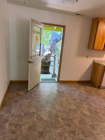 2BR/2BA Apartment · Lower Lake photo 4
