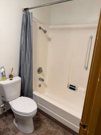 2BR/2BA Apartment · Lower Lake photo 2