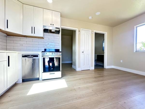 1BR/1BA Apartment · Oakland photo 4