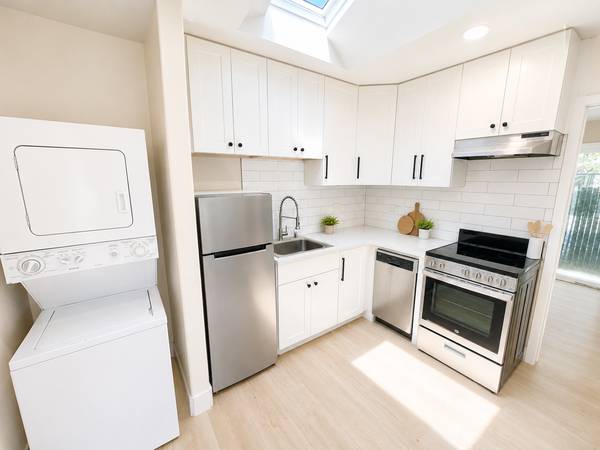 1BR/1BA Apartment · Oakland photo 5