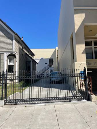 0BR/1BA Apartment on 1/2 Addison Street · Berkeley photo 2