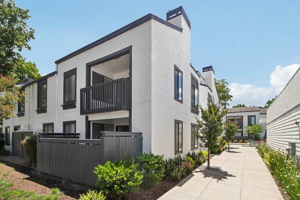 Apartments on Park Lake Cir · Walnut Creek photo 3