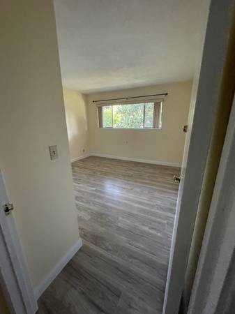 End Unit In Quiet Campbell Location! photo 4