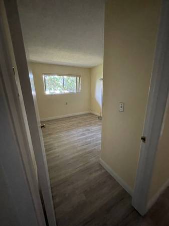End Unit In Quiet Campbell Location! photo 5