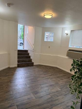 3BR/1BA Flat on 20th St Unit F · Oakland photo 2
