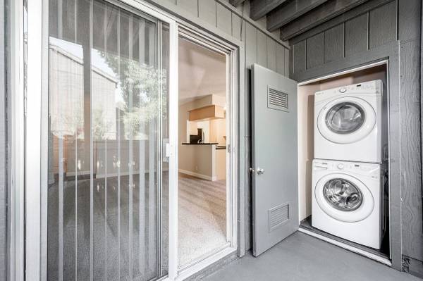 Perfectly Located 2 Bed / 2 Bath Willow Glen Condo photo 2