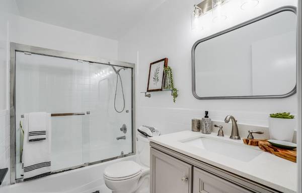 1BR/1BA Apartment · Emeryville photo 4