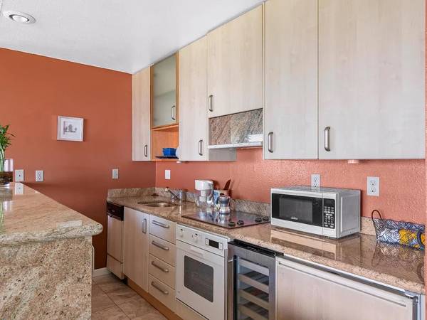 Condos on Red Rock Way · San Francisco photo 3