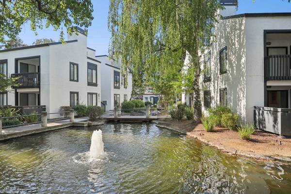 Apartments on Park Lake Cir · Walnut Creek photo 2
