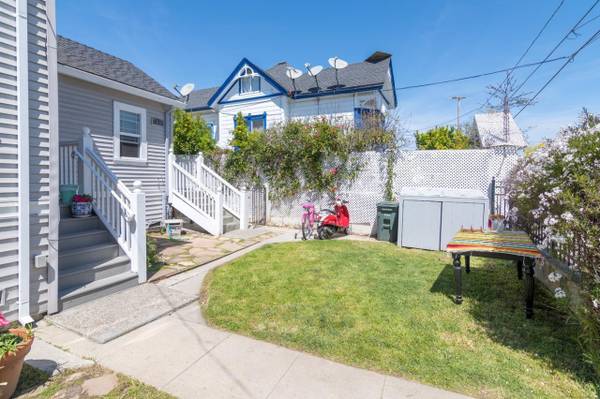 2BR/1BA Apartment · Santa Cruz photo 2