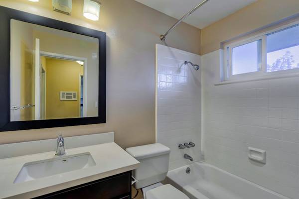 Apartments on Casa Buena Dr · Corte Madera photo 2
