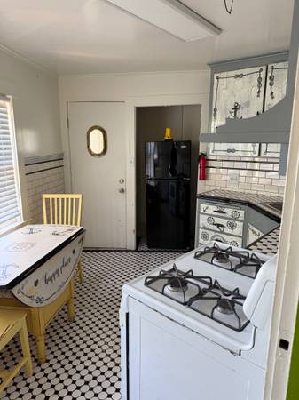 0BR/1BA Apartment · Santa Cruz photo 3