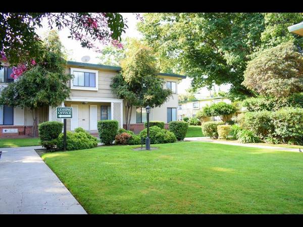 2BR/1BA Townhouse · San Leandro photo 2