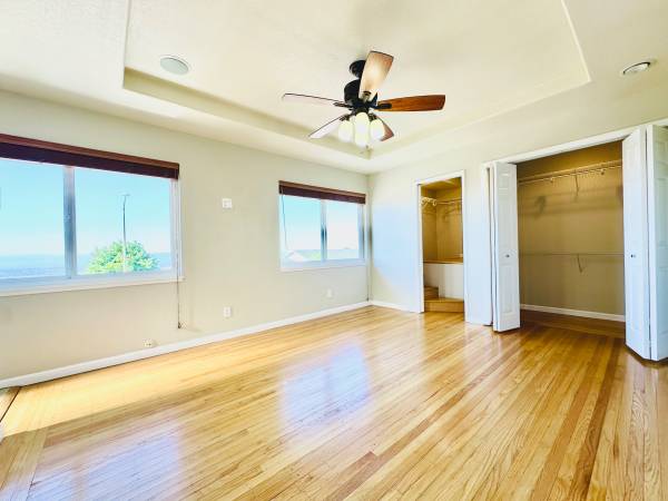 4BR/3BA Apartment · Oakland photo 3