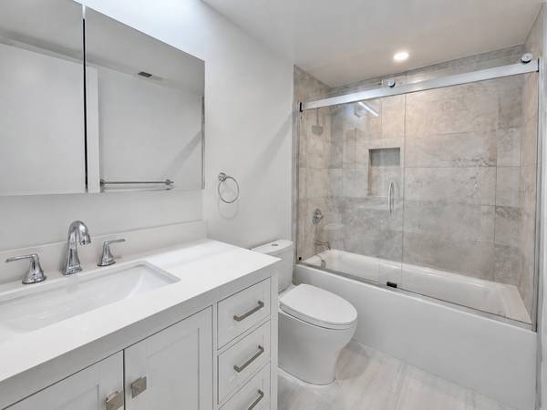 1BR/1BA Apartment · San Francisco photo 4