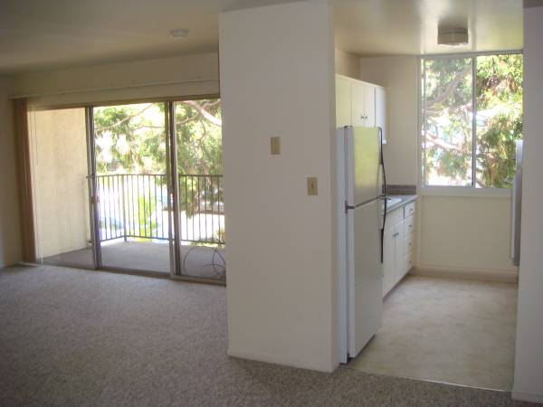 3BR/3BA Apartment · Berkeley photo 2