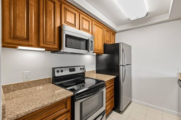 1BR/1BA Condo · San Mateo photo 3