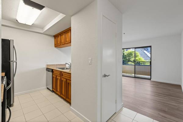 1BR/1BA Condo · San Mateo photo 2