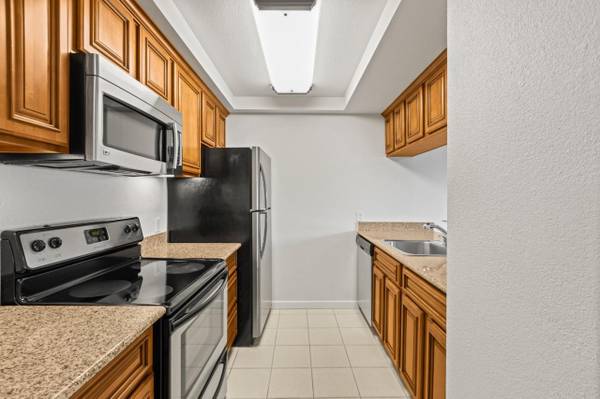 1BR/1BA Condo · San Mateo photo 4