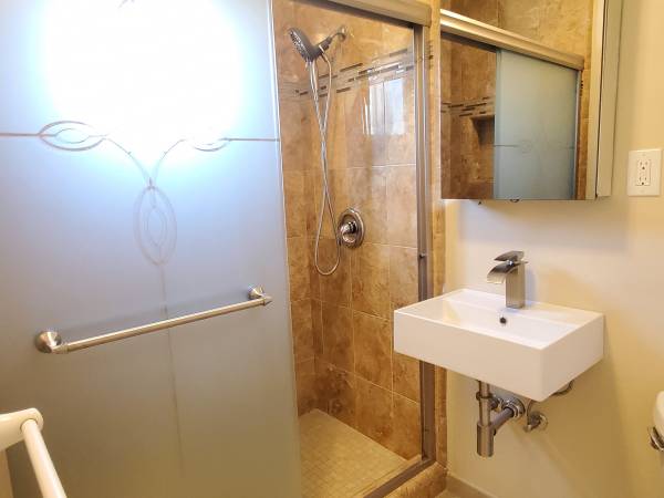2BR/1BA Duplex on Stowell Ave Unit Front Unit · Sunnyvale photo 5