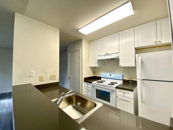 Apartments on Stratton Common · Fremont photo 5