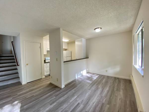 Apartments on Stratton Common · Fremont photo 2