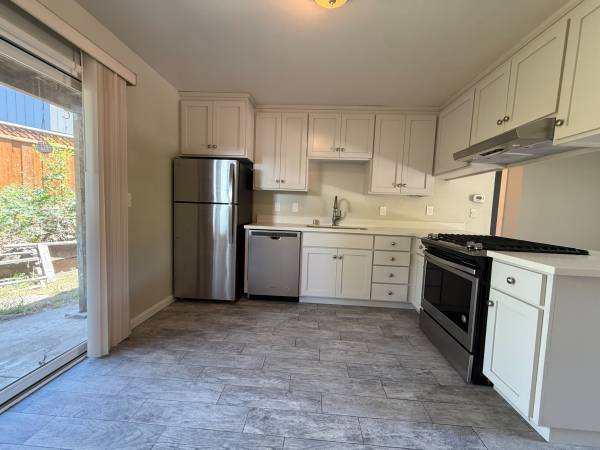Apartments on Capitola Rd - 14 · Santa Cruz photo 2