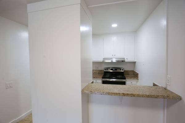 Apartments on Wayne Place · Oakland photo 5