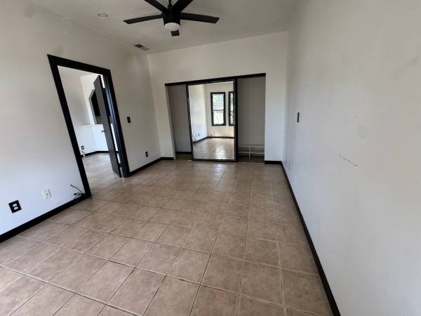 2BR/1BA Single Family House on 45th Street · Oakland photo 3