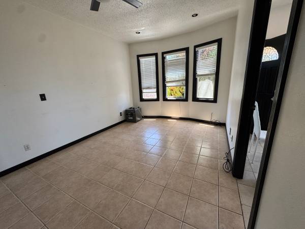 2BR/1BA Single Family House on 45th Street · Oakland photo 2