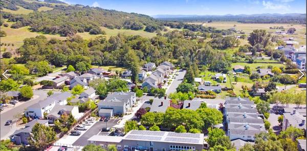 2BR/2BA Apartment · Santa Rosa photo 2