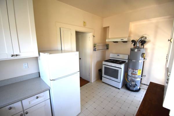 1BR/1BA Duplex on Fairview St · Oakland photo 5