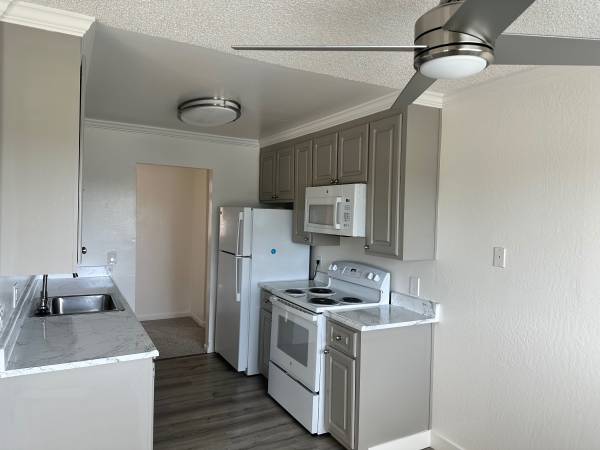 2BR/2BA Apartment · San Leandro photo 4